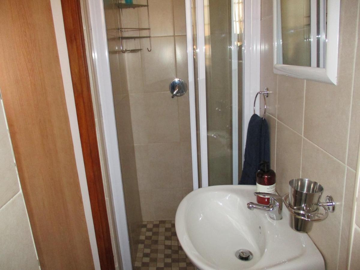 White Rose Guest House Vanderbijlpark Extérieur photo