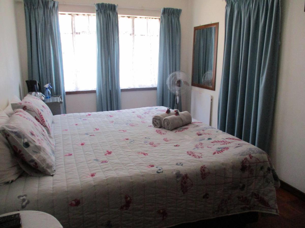 White Rose Guest House Vanderbijlpark Extérieur photo