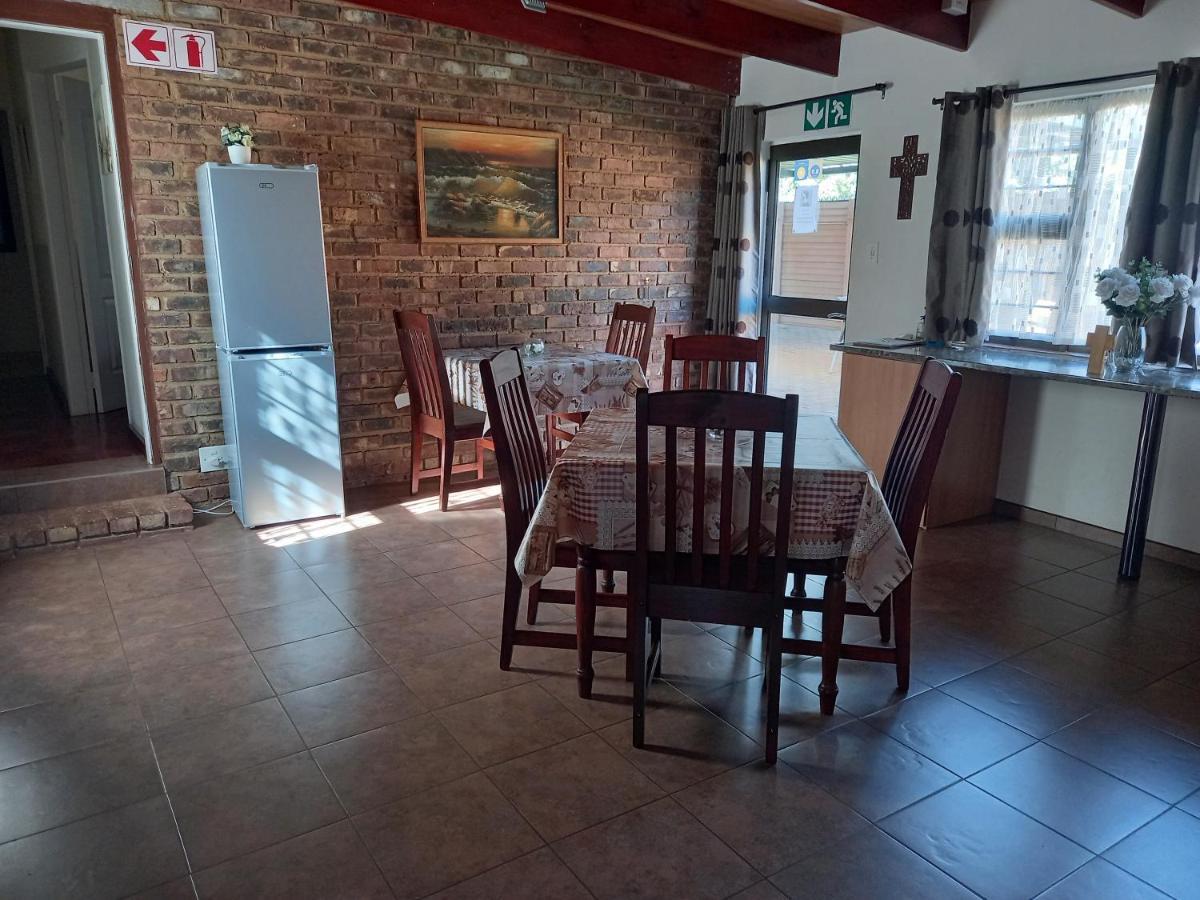 White Rose Guest House Vanderbijlpark Extérieur photo