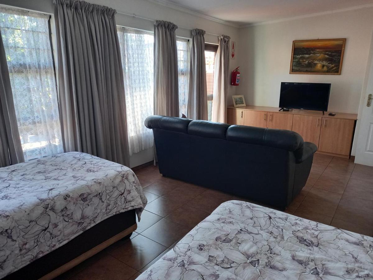 White Rose Guest House Vanderbijlpark Chambre photo